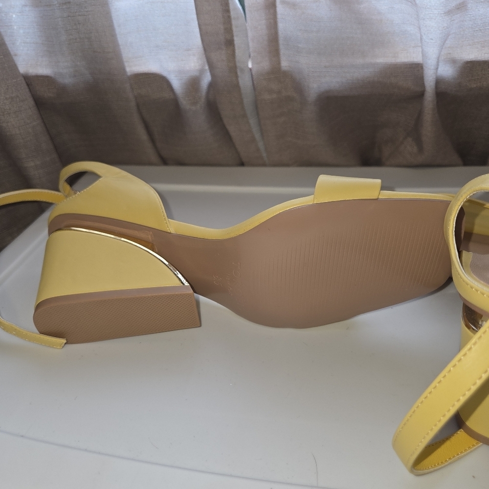 Torgeis 8 Candida butter Yellow Strappy Heels - Picture 5 of 11